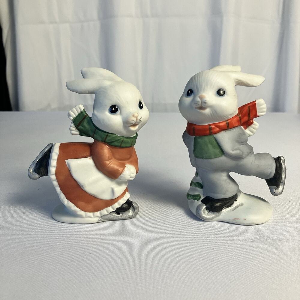 VTG Ceramic Ice Skating Bunny Rabbits Couple Figurines 4” Collectible Homco 5305